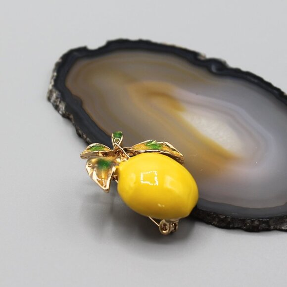 Jewelry pin brooch lemon fruit nature yellow gold tone fun fashion new - Picture 4 of 14